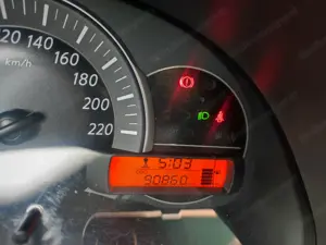 Nissan Micra 1,2 5MT ACENTA, BJ 11 2016 Bild 2