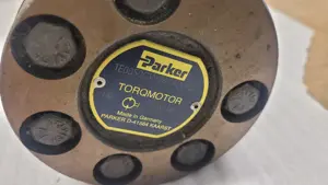 Zwei Parker Hydraulikmotoren