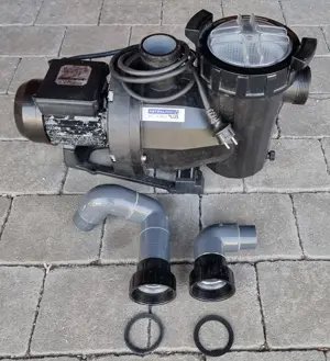 AstralPool Victoria Plus Silent - Pool Filterpumpe mit 0,8 kW   11m3