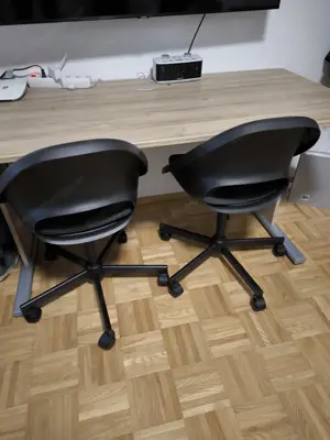 Schreibtisch mit 2 Stühlen 
