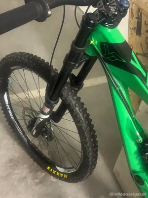 YT Downhill Bike Bild 5