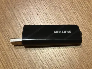 SAMSUNG WLAN USB Adapter - für Fernseher, Beamer, PC, Notebook