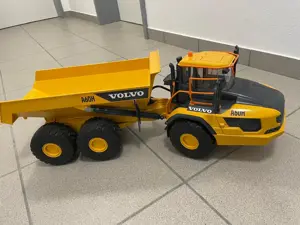 Muldenkipper Volvo von Bruder