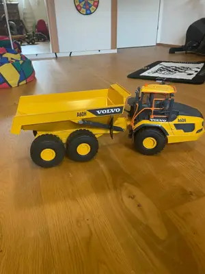 Muldenkipper Volvo von Bruder Bild 3