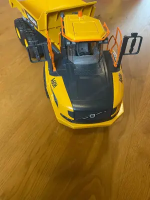 Muldenkipper Volvo von Bruder Bild 6