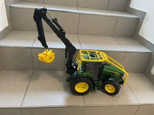Bruder John Deere 7930 Forsttraktor