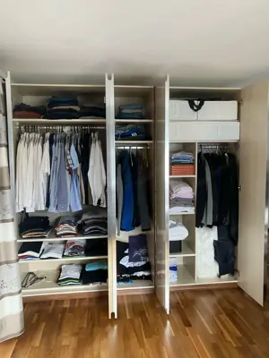 Schlafzimmer. Bett plus Nachtkästen plus Schrank Bild 2