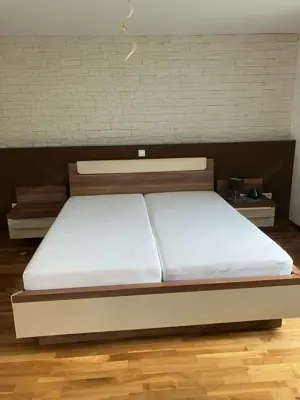 Schlafzimmer. Bett plus Nachtkästen plus Schrank Bild 3