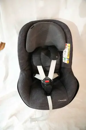 Maxi-Cosi Family Set (Babyschale, Kindersitz und Basisstation) Bild 6