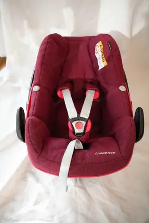 Maxi-Cosi Family Set (Babyschale, Kindersitz und Basisstation) Bild 4