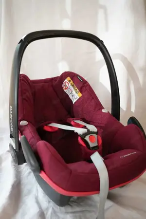 Maxi-Cosi Family Set (Babyschale, Kindersitz und Basisstation) Bild 2