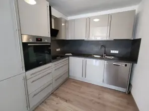 2-Zimmerwohnung mit großer Terrasse zu vermieten Bild 3