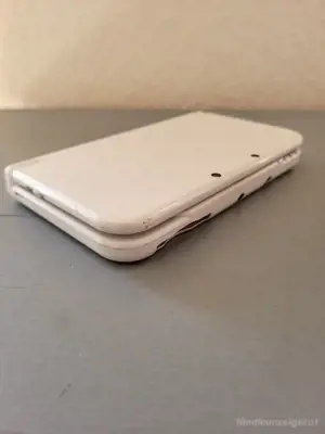 Nintend 3ds spielkonsole mit Zubehör  Bild 2
