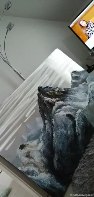 Großes Wandbild mit silber Metallic Hintergrund und Bergen Bild 3