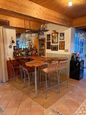 Bar mit Hockern - Komplettausstattung Bild 3