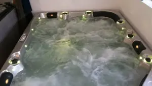Whirlpool für 6 Personen (Salzsystem) 3 Liege, 3 Sitze,wie neu Bild 2