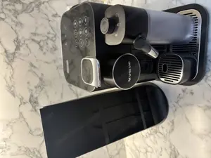 Kaffeemaschine Nespresso Gran Lattissima + Original Kapselspender Bild 2