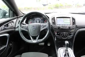 Opel Insignia ST 1,6 Turbo Dir. Inj. Ecotec Cosmo Aut. Opc Line 2015  Bild 10