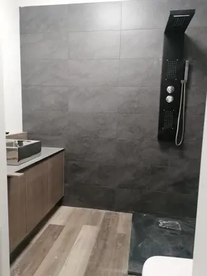 Kleines Ladengeschäft in Passage in Dornbirn, mit WLAN, Miniküche und Dusche +WC Bild 4