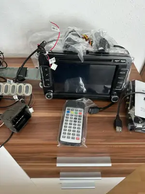 Autoradio mit vielen Zubehör 