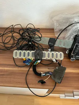 Autoradio mit vielen Zubehör  Bild 2