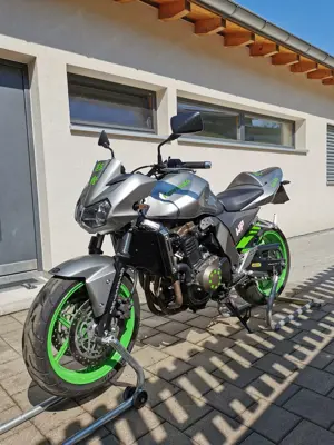 Kawasaki Z750 Bild 2