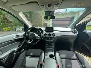 Mercedes Benz B250 e - Top gepflegt & umfangreich ausgestattet Bild 3