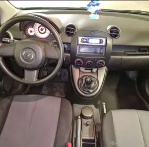 Mazda 2.  Service gepflegt  Bild 4