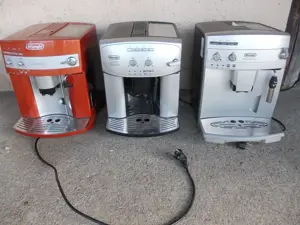 3 Kaffeevollautomaten DE Longhi Magnifica für Bastler  mit Reinigungsbedarf Servicebedarf.