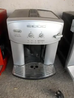 3 Kaffeevollautomaten DE Longhi Magnifica für Bastler  mit Reinigungsbedarf Servicebedarf. Bild 2