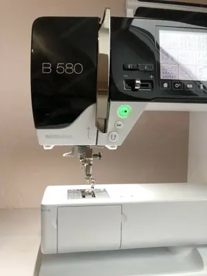 Bernina B580 B 580 Nähmaschine Stickmaschine  Bild 3