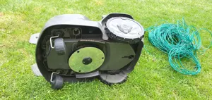 Rasenroboter, Rasenmäher mit Ladestation und Extras Bild 4
