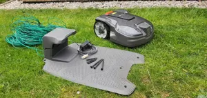 Rasenroboter, Rasenmäher mit Ladestation und Extras Bild 2