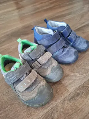 Kinderschuhe Größe 24