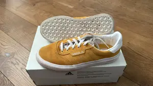 diverse Sneaker Gr 35 36