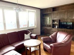 Wohnzimmer-Schrank mit Echtholzfurnier Bild 2