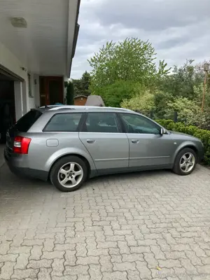Audi A4 Avant, 2,5 Diesel Bild 2