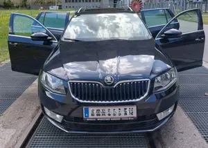 Skoda Octavia III Style, 4x4, 150PS, Handschaltung, Glaspanoramaschiebedach