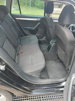 Skoda Octavia III Style, 4x4, 150PS, Handschaltung, Glaspanoramaschiebedach Bild 8