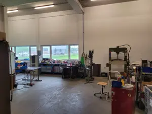Vermiete Lagerfläche in neuwertiger Halle  Gewerbeflächen Hochregallager Werkstatt Büro  Bild 6