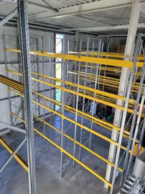 Vermiete Lagerfläche in neuwertiger Halle  Gewerbeflächen Hochregallager Werkstatt Büro  Bild 8