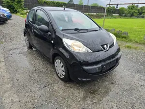 Peugeot 107 Junior Bild 2