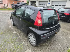 Peugeot 107 Junior Bild 3
