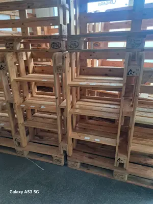 Holzregale für Allerlei Bild 5