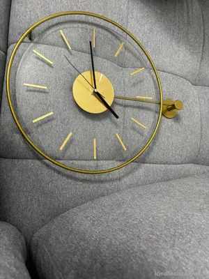 wand uhr. 