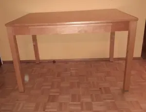 Tisch mit Schublade