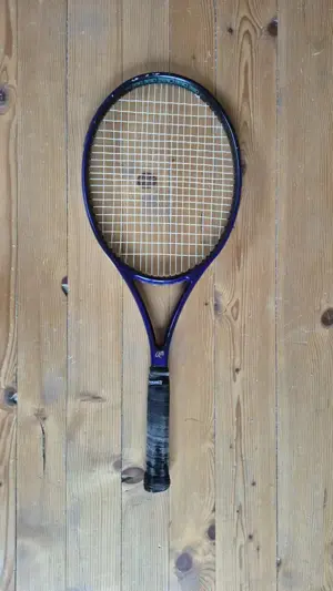 Tennisschläger zu verkaufen