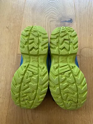Turnschuh der Marke Lowa, Größe 28 Bild 2