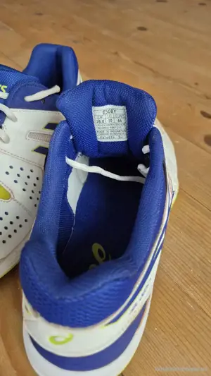 Tennisschuhe zu verkaufen. Bild 3