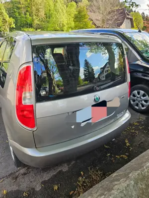 Skoda Roomster 1'6 Diesel..tolles Raumwunder für Sport oder Kinderwagen Bild 3